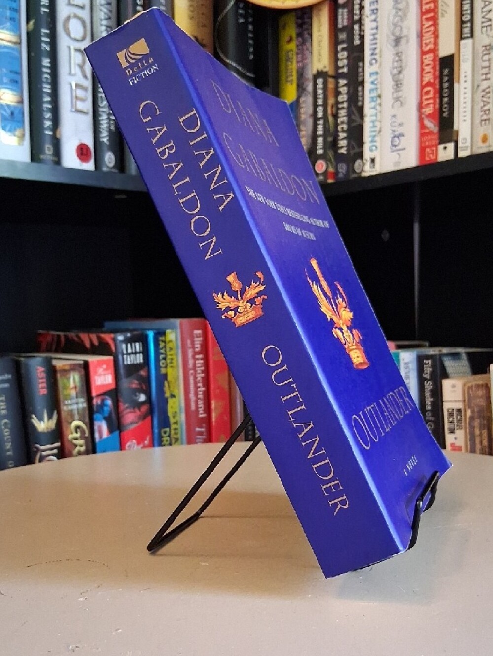 Outlander by Diana Gabaldon - Picture 3 of 3